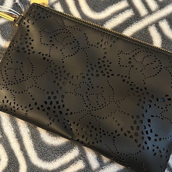 Urban Expressions Black Wrislet - Picture 4 of 4